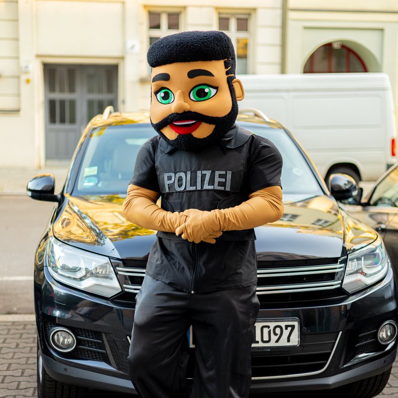 Polizist-Maskottchen PartyMoments Berlin – Auftritt 5